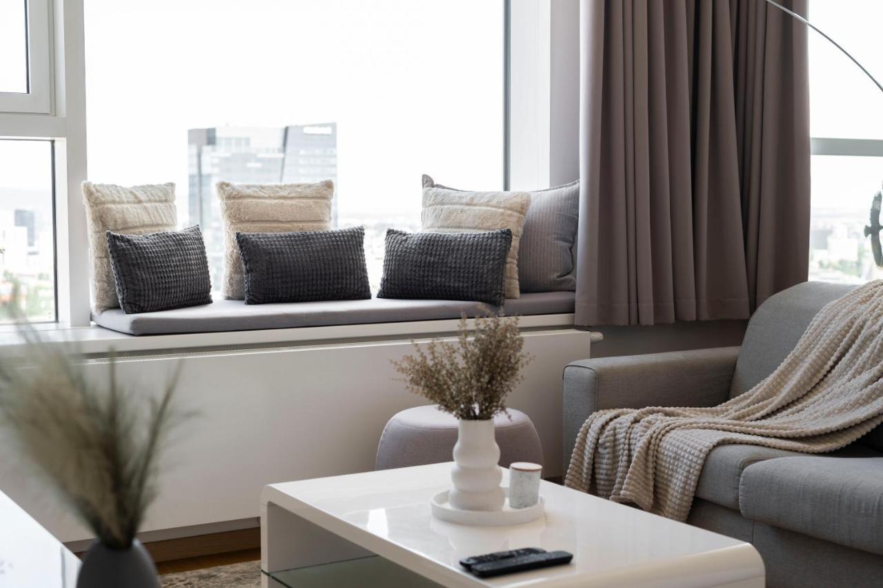 Apartamento Luxury 1Bdrm On The 28Th Floor Bratislava Exterior foto
