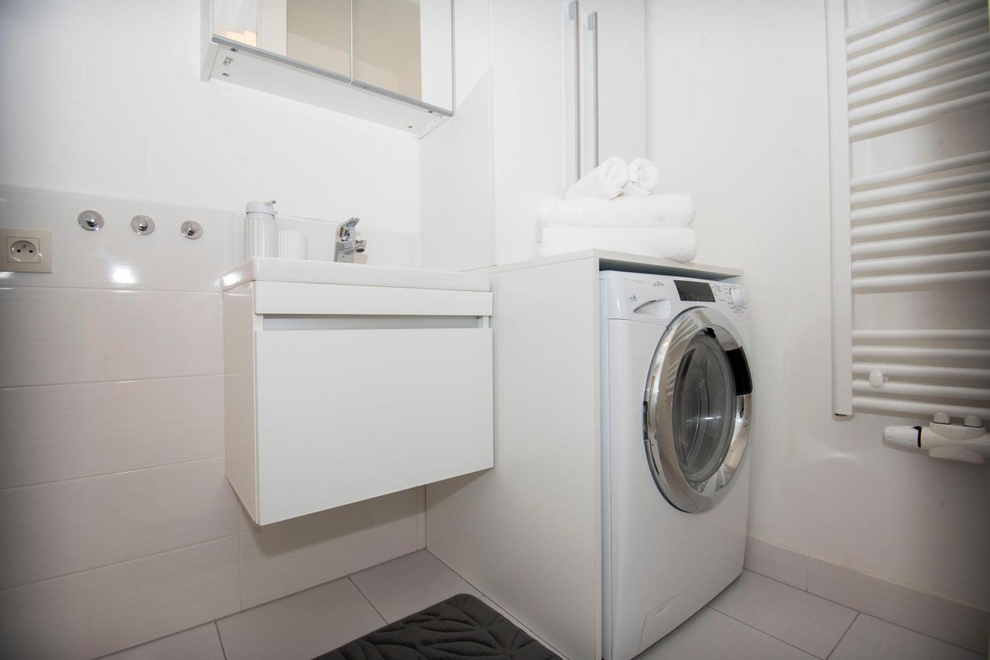 Apartamento Luxury 1Bdrm On The 28Th Floor Bratislava Exterior foto