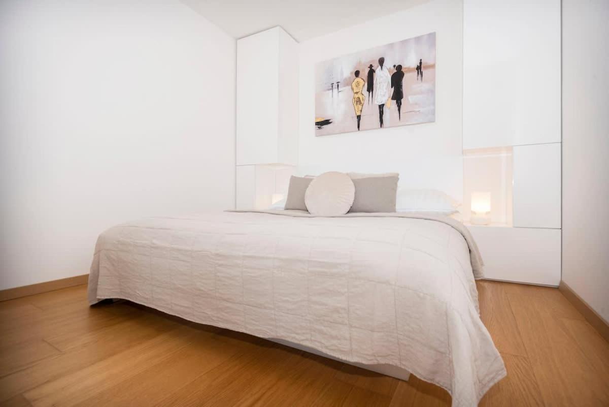 Apartamento Luxury 1Bdrm On The 28Th Floor Bratislava Exterior foto