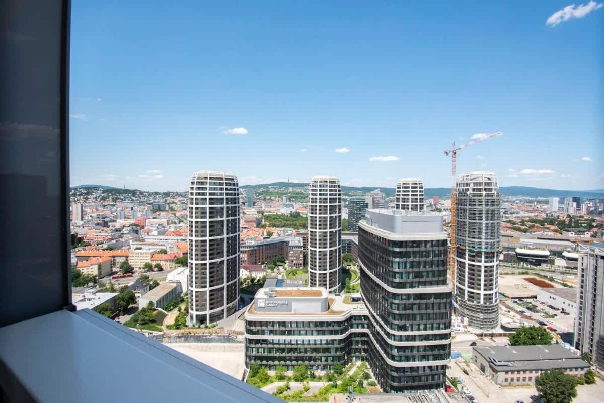 Apartamento Luxury 1Bdrm On The 28Th Floor Bratislava Exterior foto