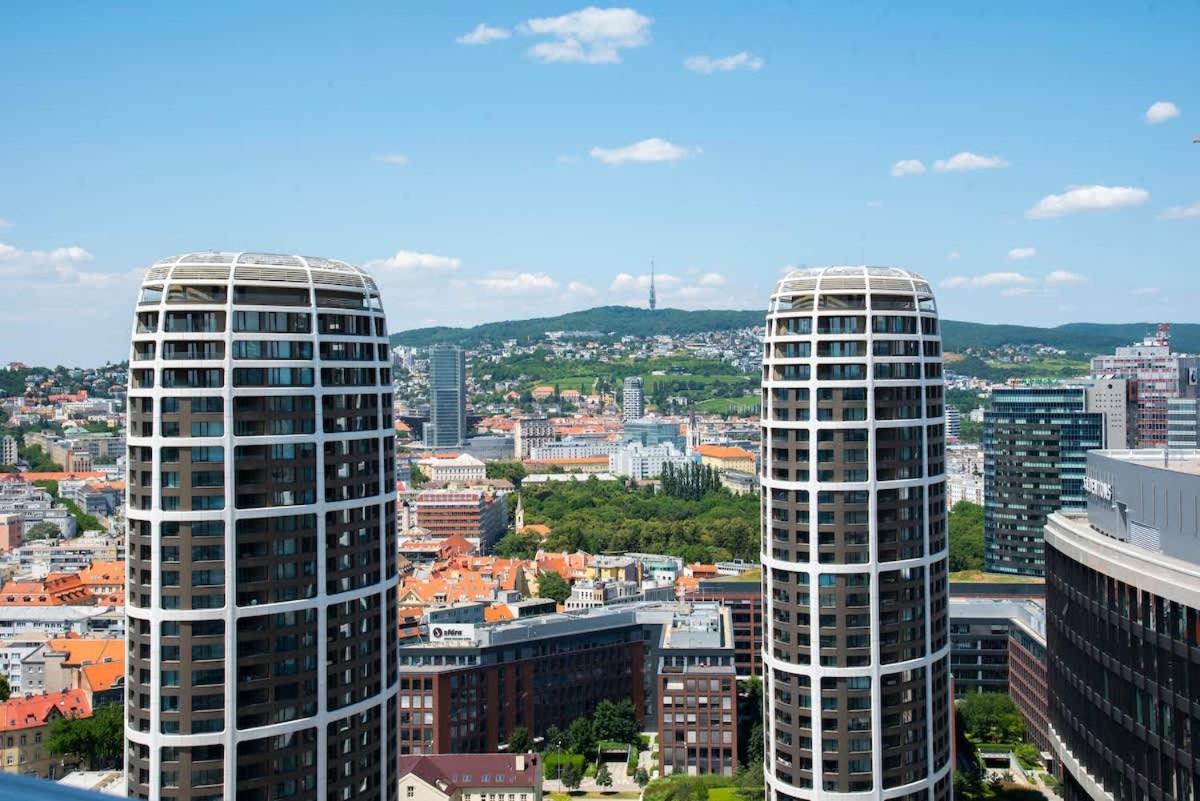 Apartamento Luxury 1Bdrm On The 28Th Floor Bratislava Exterior foto